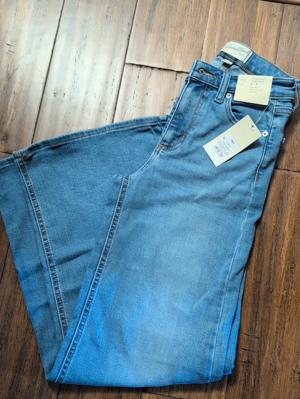 Universal Thread Light Blue Wide-Leg High-Rise Jeans